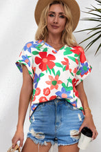 Load image into Gallery viewer, Flower Print V Neck Top
