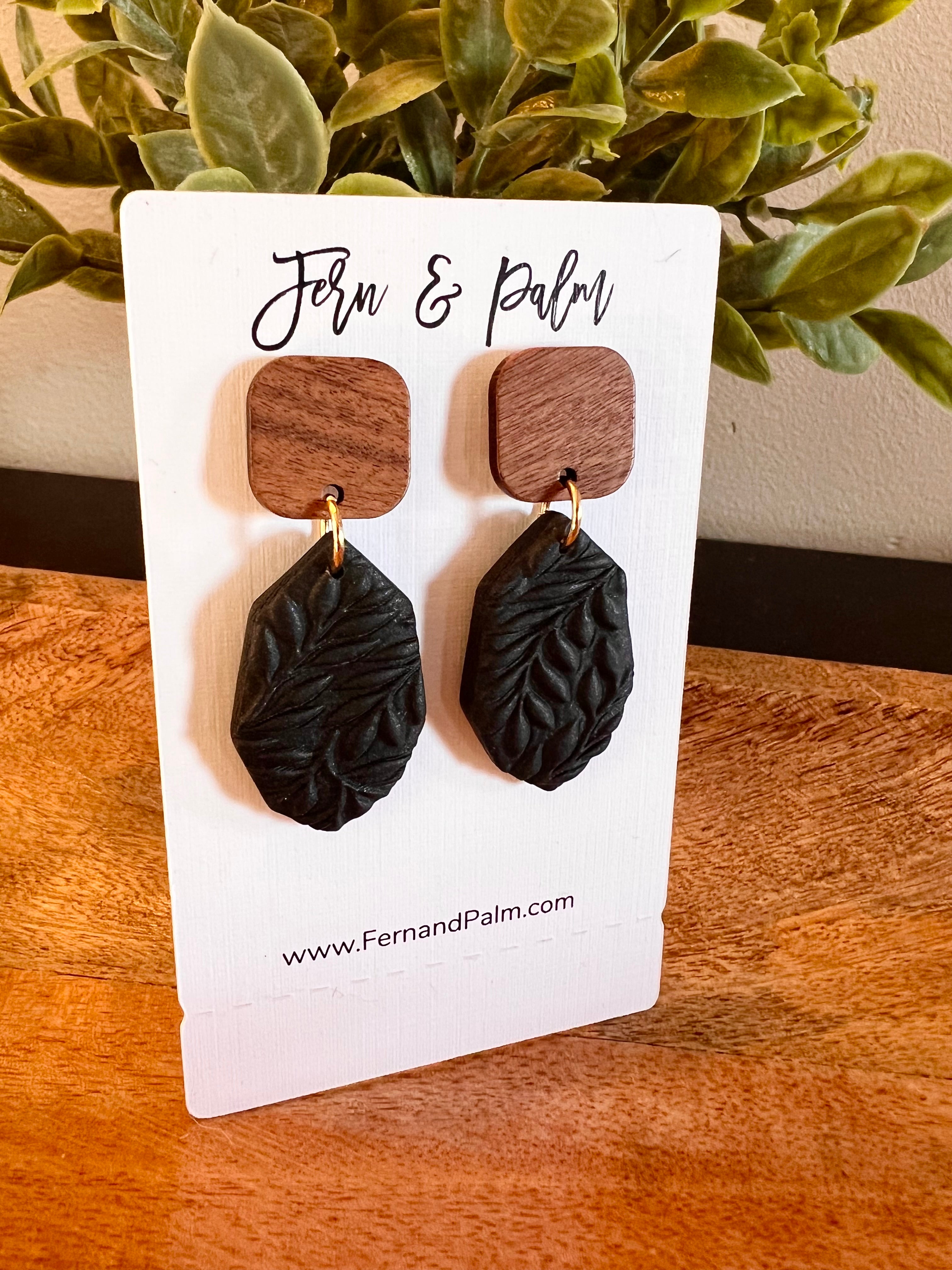 Isabella in Poppy Seed