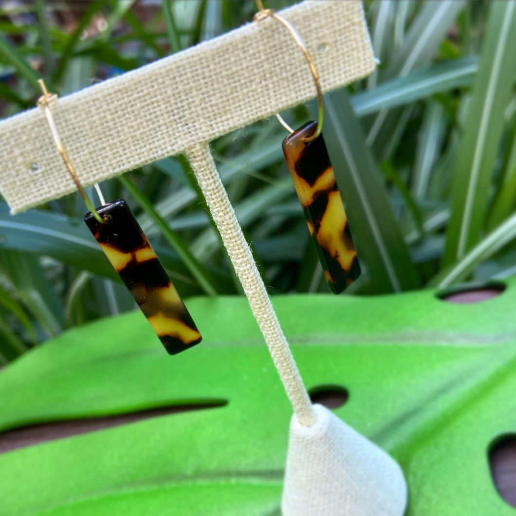 Tortoise Shell Bar on Gold Hoops