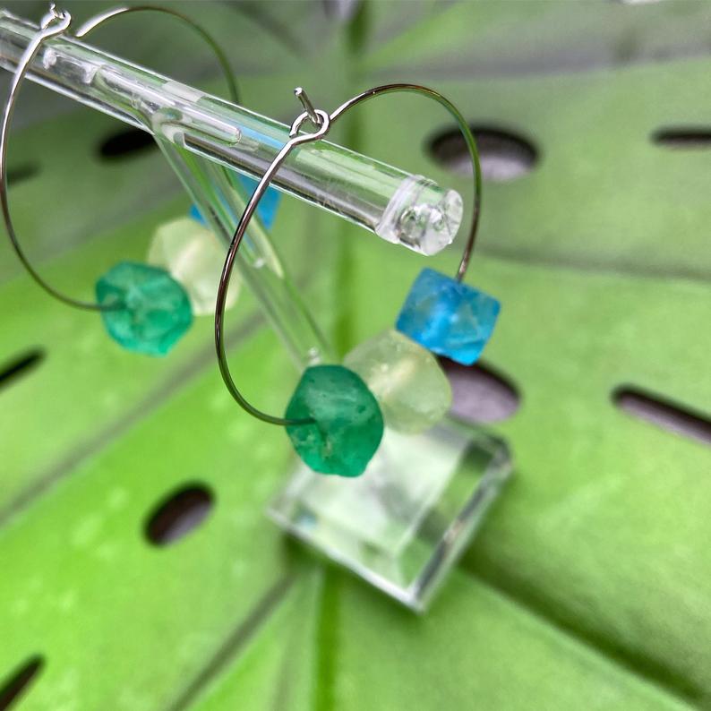 Simple silver hoops with recycled glass beads(Medium)